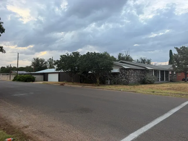Photo 4 — 2108 S 6th Street, Lamesa, TX 79331