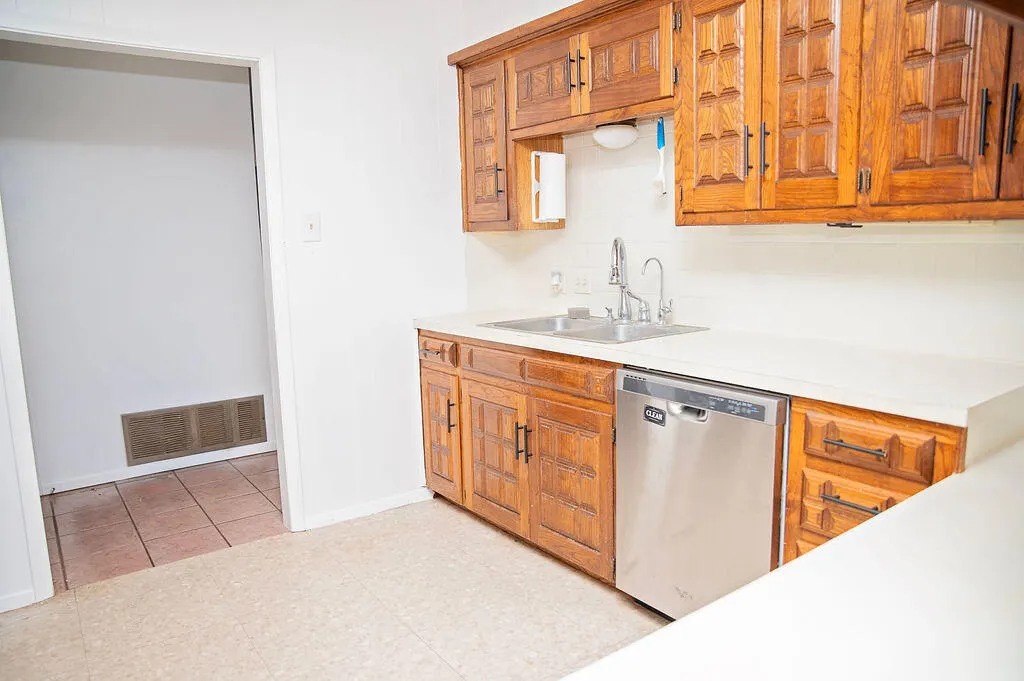 Photo 7 — 600 N Adams Avenue, Denver City, TX 79323