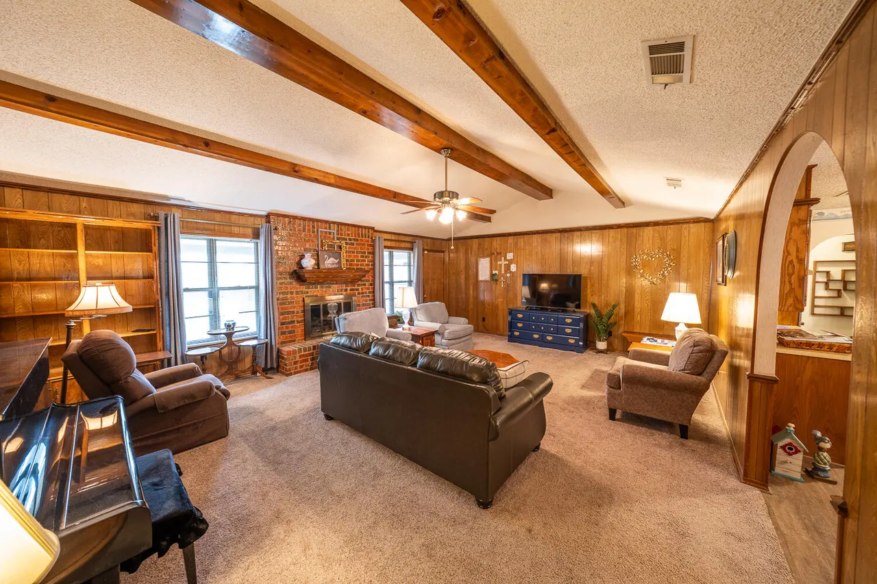 Photo 3 — 8015 Richmond Avenue, Lubbock, TX 79424