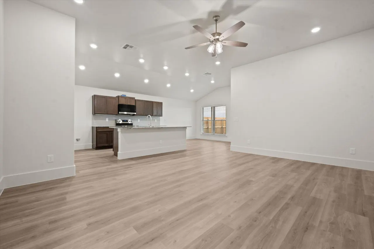 Photo 8 — 15402 Grover Avenue, Lubbock, TX 79424
