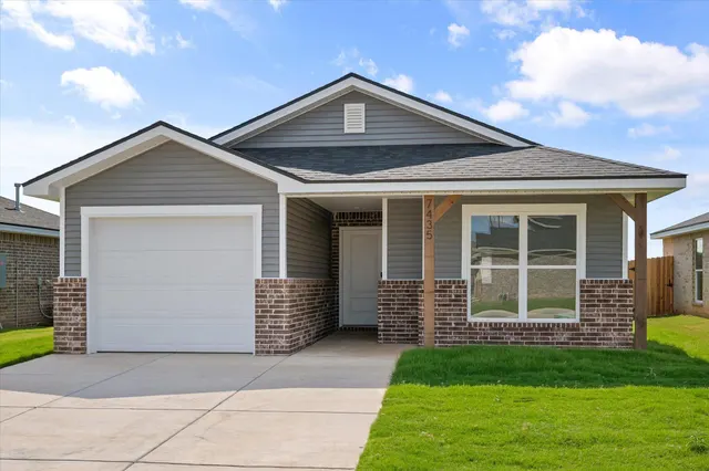 Photo 2 — 7435 64th Street, Lubbock, TX 79407