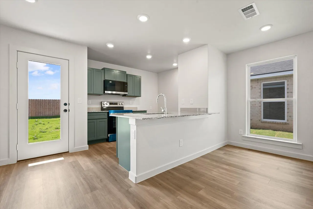 Photo 12 — 7435 64th Street, Lubbock, TX 79407