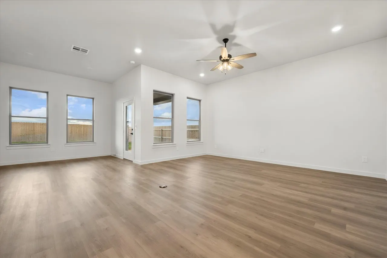 Photo 7 — 3208 Harvest Avenue, Wolfforth, TX 79382