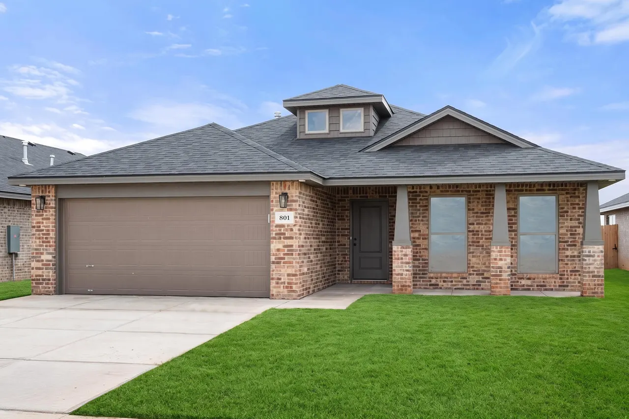 Photo 2 — 801 E 21st Street, Wolfforth, TX 79382