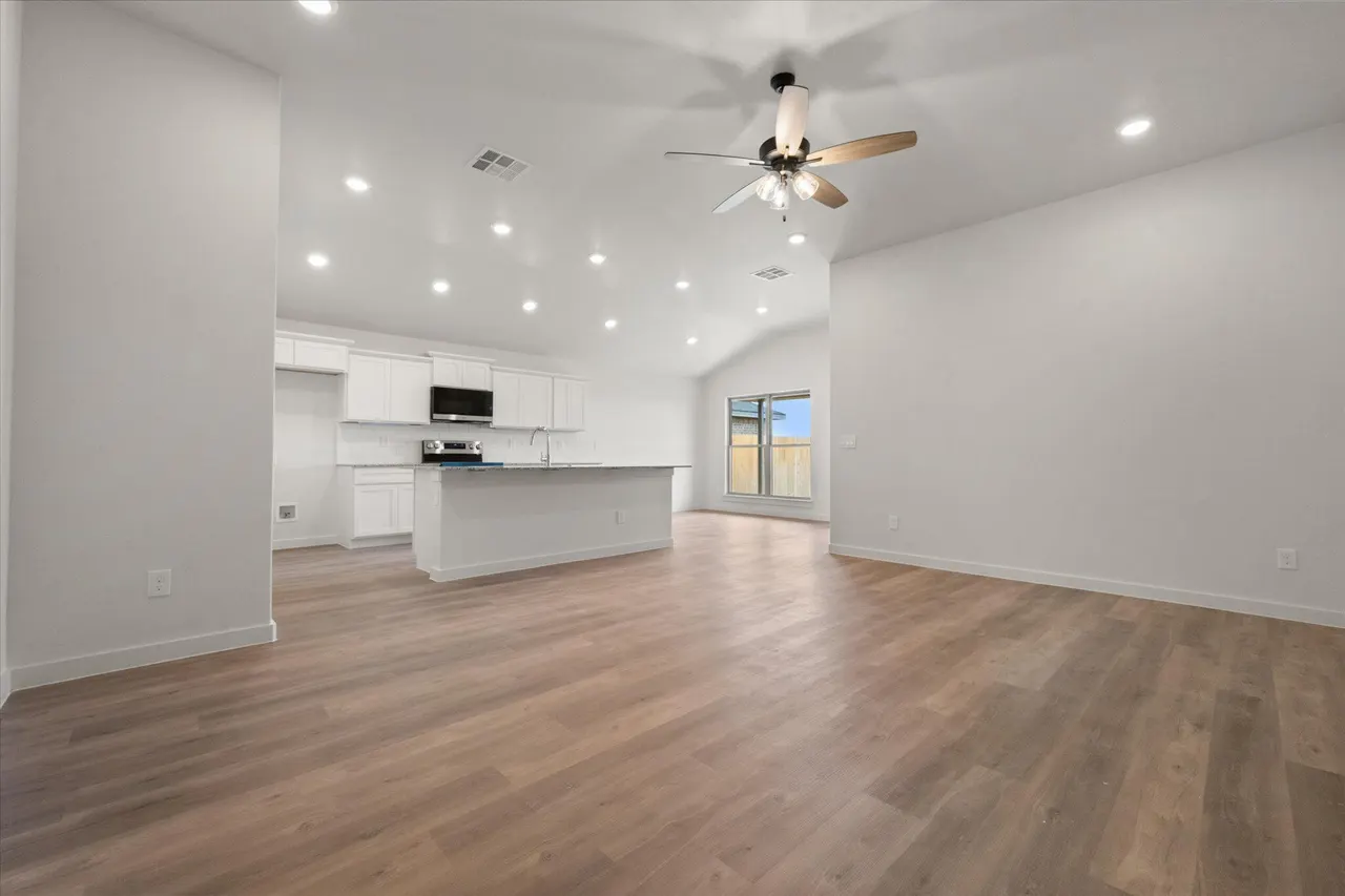 Photo 4 — 801 E 21st Street, Wolfforth, TX 79382