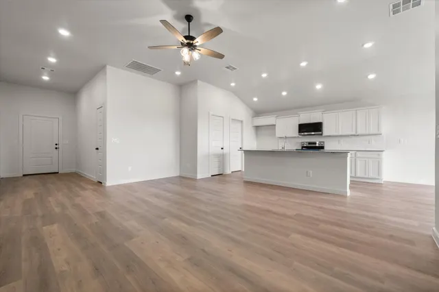 Photo 5 — 801 E 21st Street, Wolfforth, TX 79382