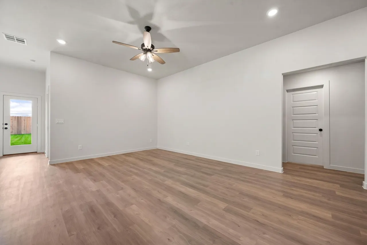 Photo 12 — 801 E 21st Street, Wolfforth, TX 79382