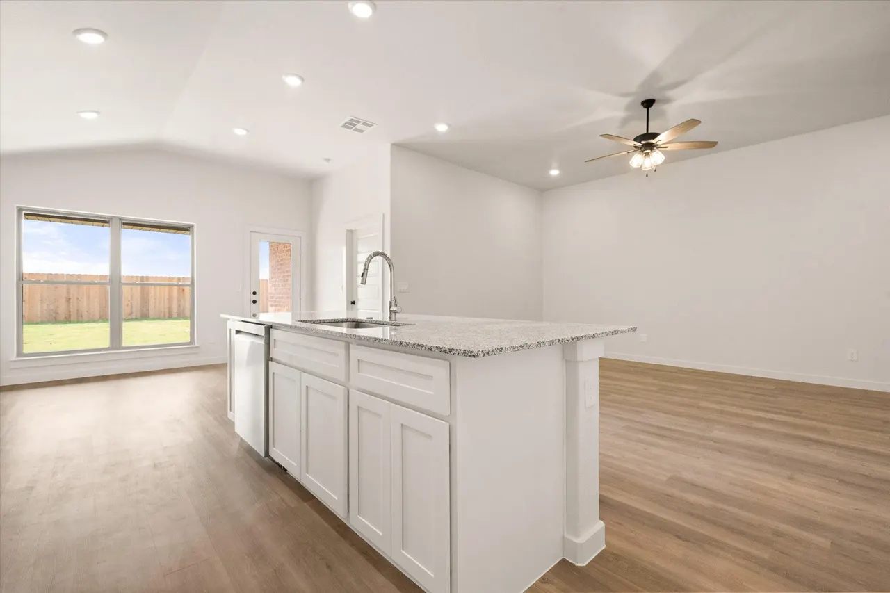 Photo 8 — 801 E 21st Street, Wolfforth, TX 79382