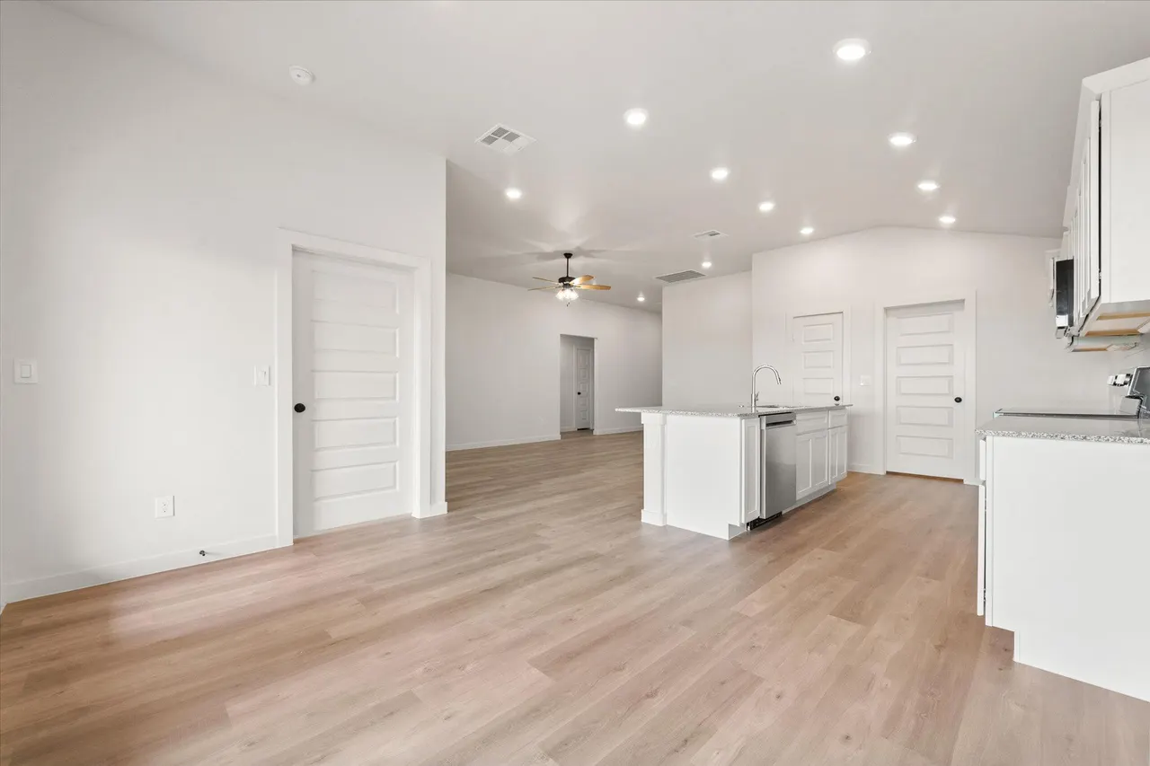 Photo 10 — 801 E 21st Street, Wolfforth, TX 79382