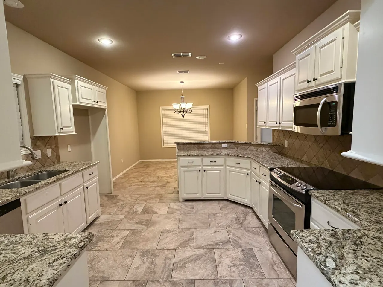 Photo 3 — 835 Avenue S, Shallowater, TX 79363