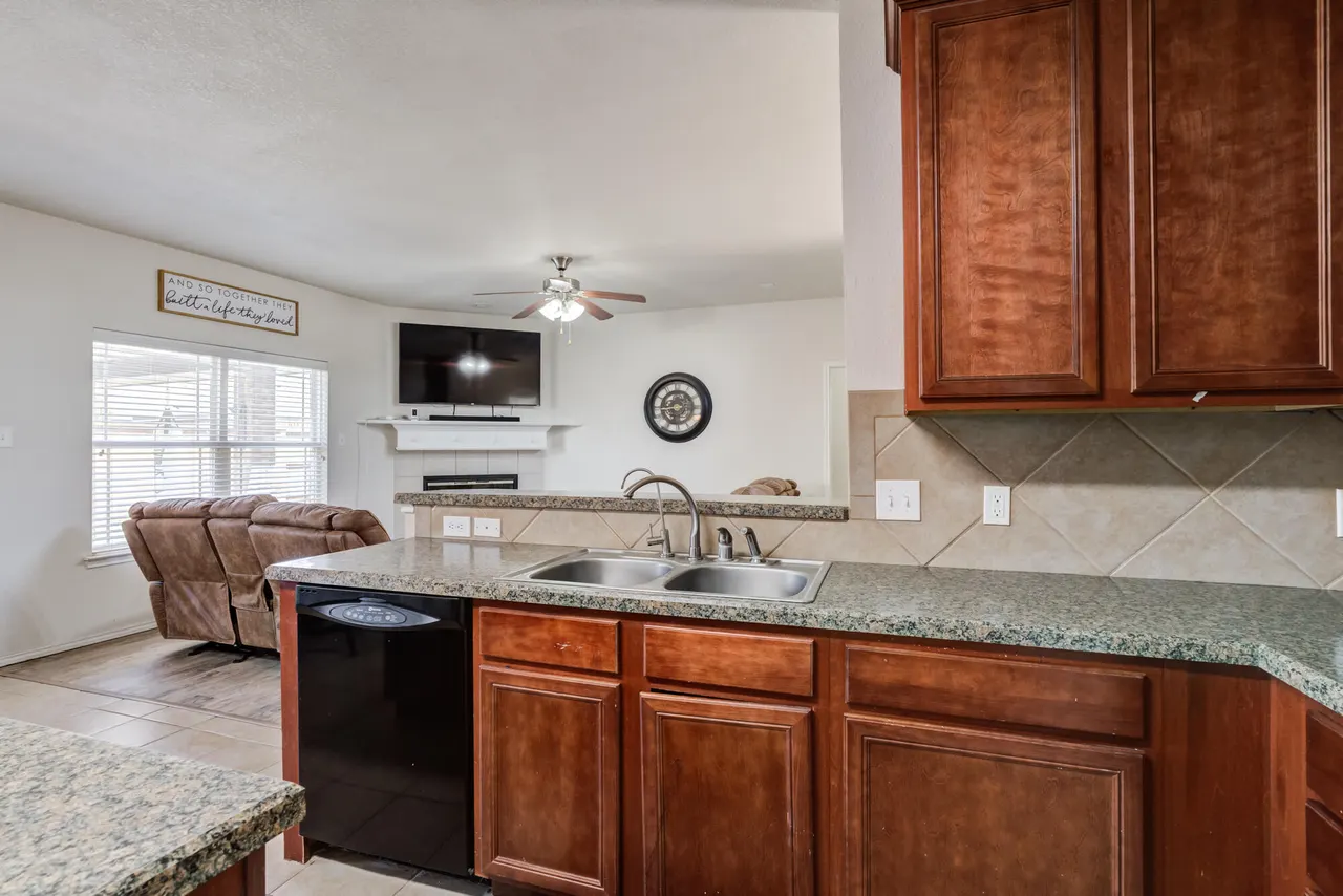 Photo 15 — 606 N 8th Street, Wolfforth, TX 79382