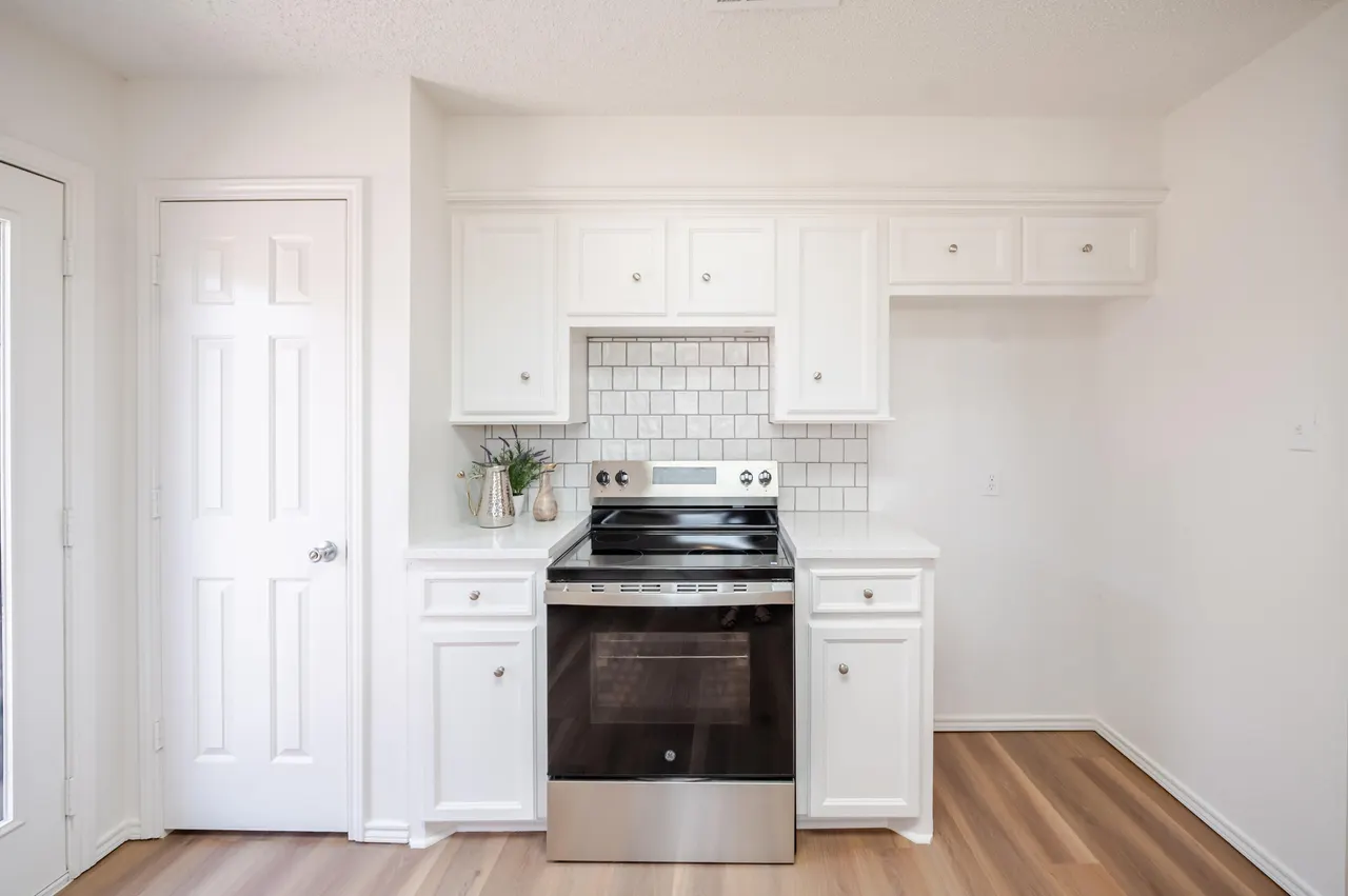 Photo 10 — 724 Hickory Street, Levelland, TX 79336