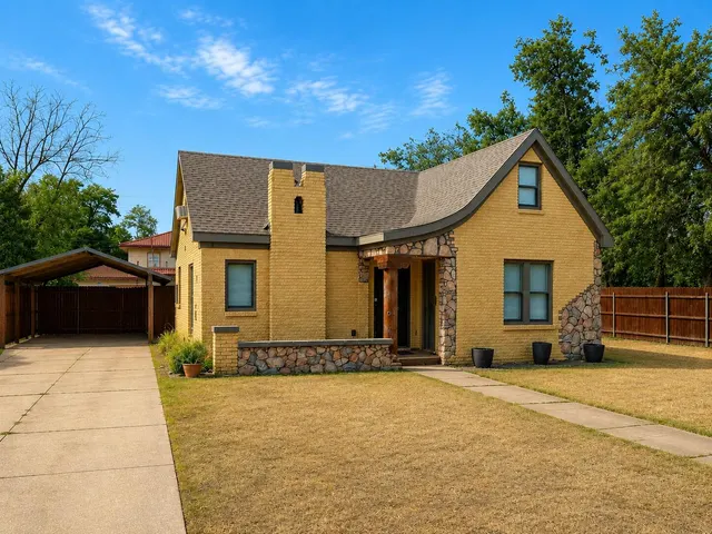 Front exterior — 1905 28th Street, Lubbock, TX 79411