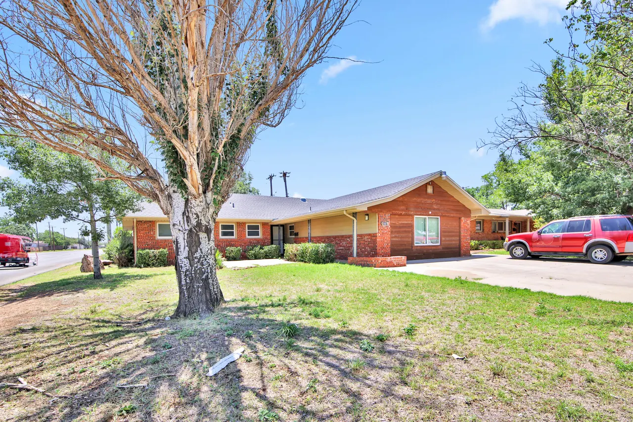 Photo 3 — 4401 28th Street, Lubbock, TX 79410