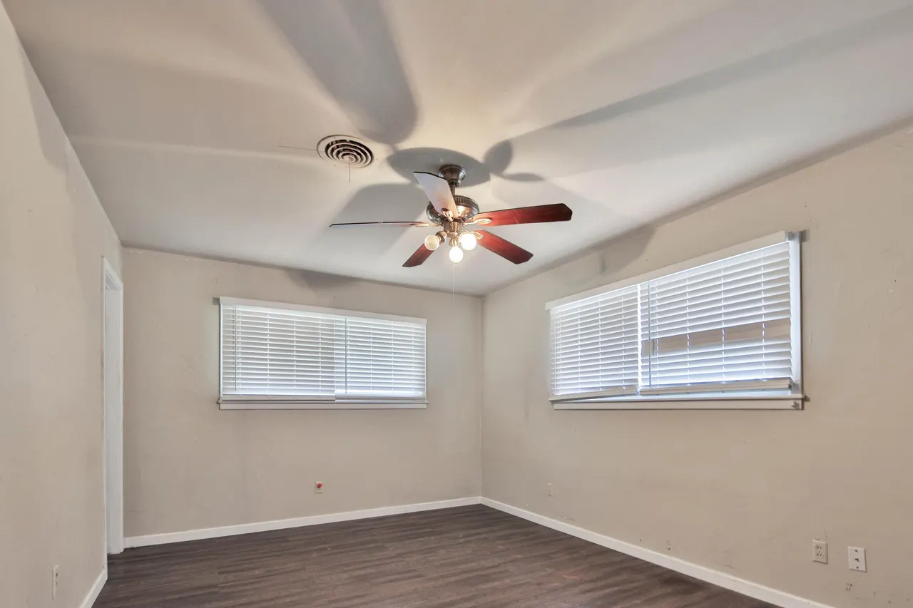 Photo 14 — 4401 28th Street, Lubbock, TX 79410