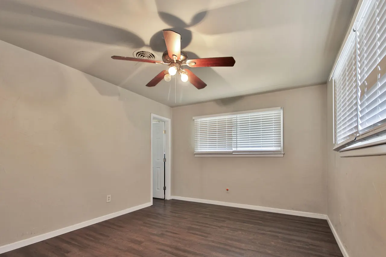 Photo 15 — 4401 28th Street, Lubbock, TX 79410