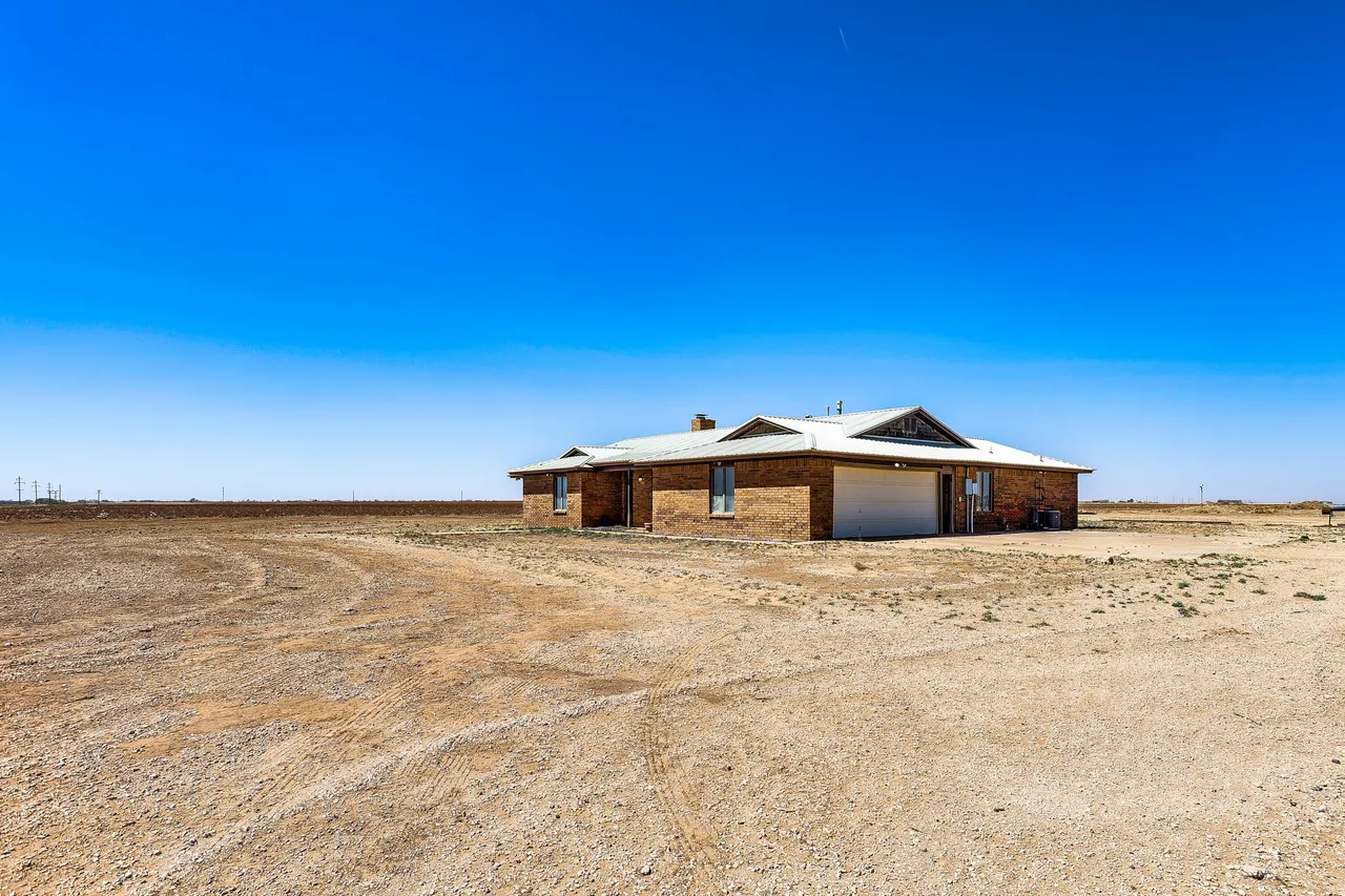 Photo 2 — 1360 Co Rd 13, Tahoka, TX 79373