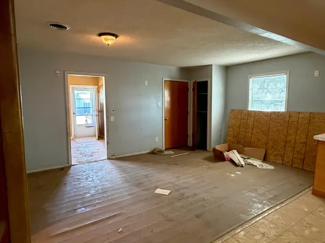 Photo 6 — 2012 39th Street, Lubbock, TX 79412