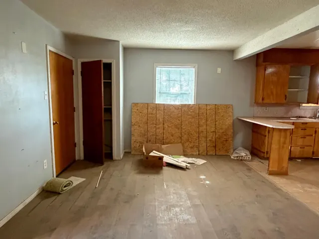 Photo 7 — 2012 39th Street, Lubbock, TX 79412