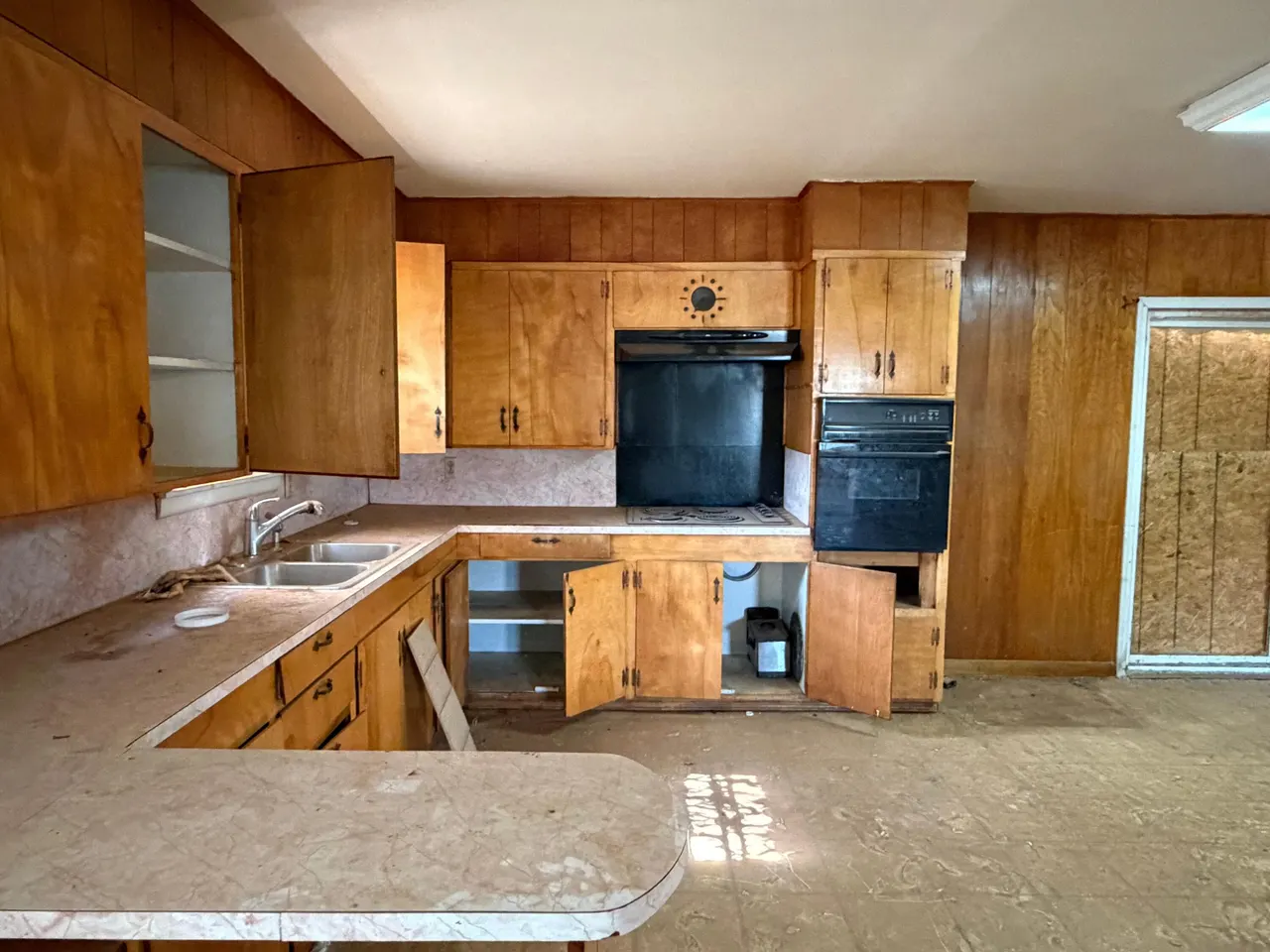 Photo 9 — 2012 39th Street, Lubbock, TX 79412