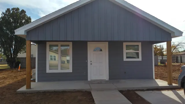 Front exterior — 1101 14th Street A, Abernathy, TX 79311