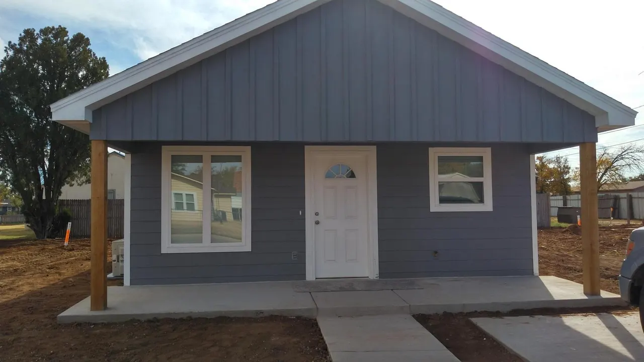 Front exterior — 1103 14th Street A, Abernathy, TX 79311