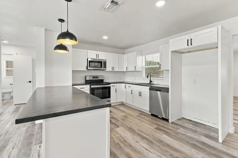 Photo 3 — 2001 65th Street, Lubbock, TX 79412