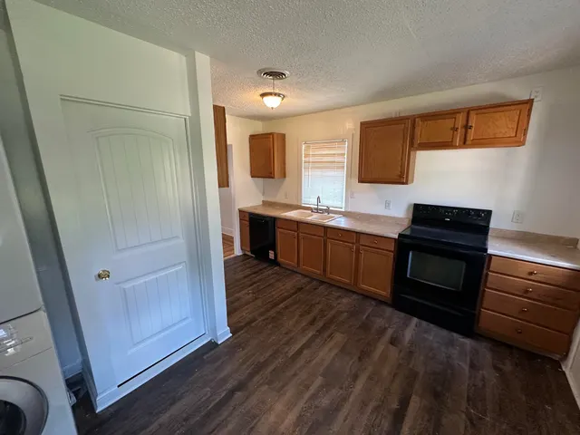 Photo 3 — 2512 20th Street, Lubbock, TX 79410