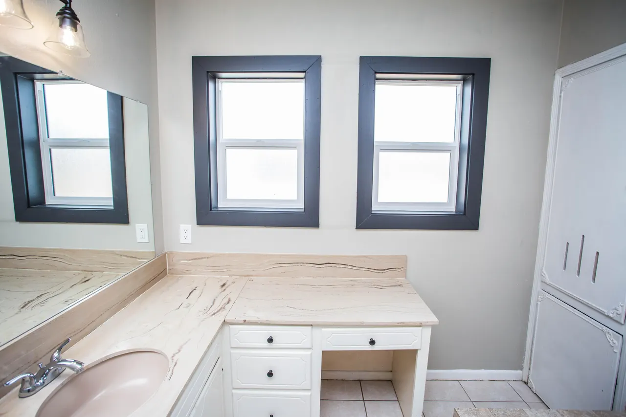Photo 10 — 2409 30th Street, Lubbock, TX 79411
