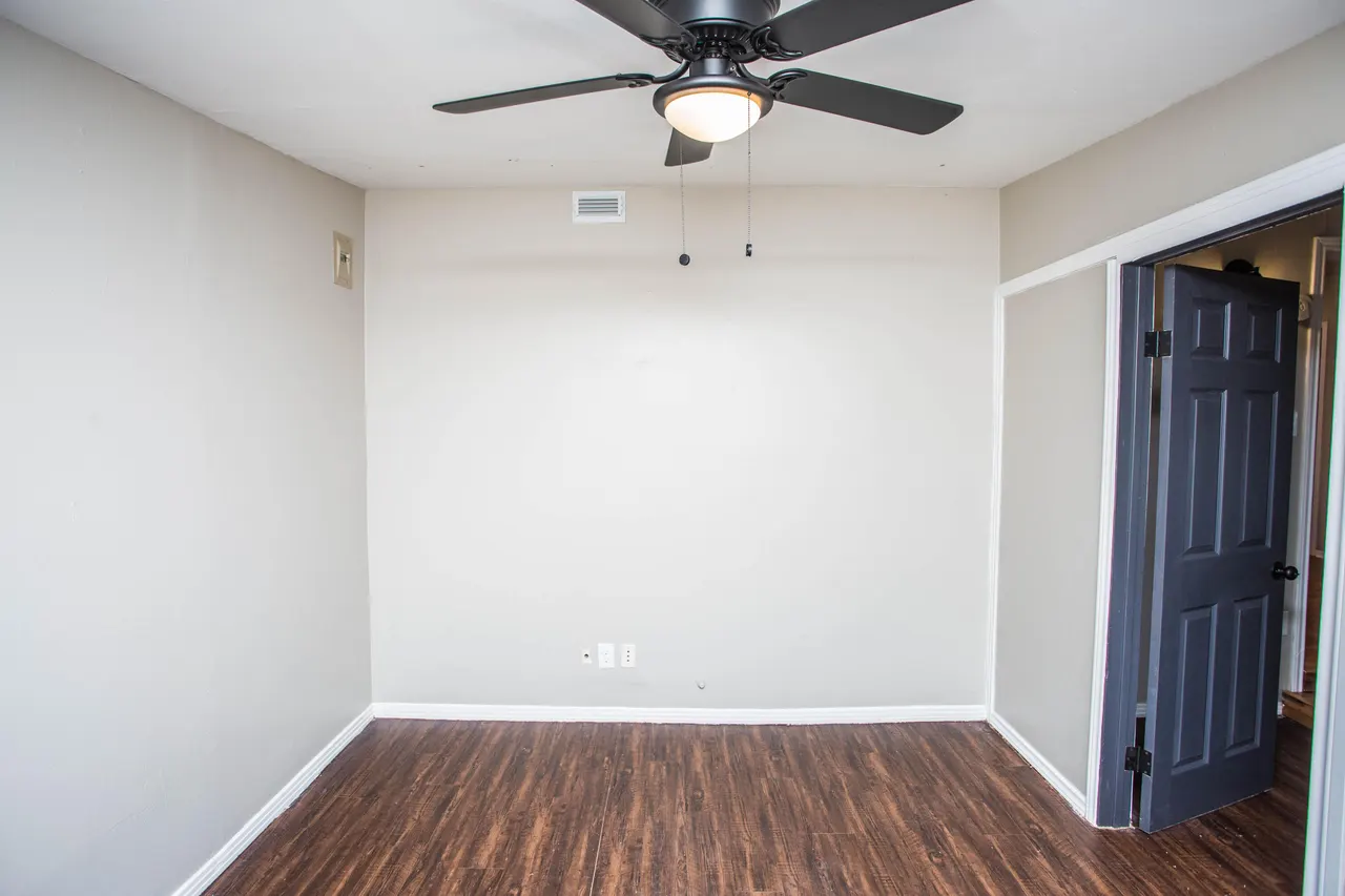 Photo 18 — 2409 30th Street, Lubbock, TX 79411