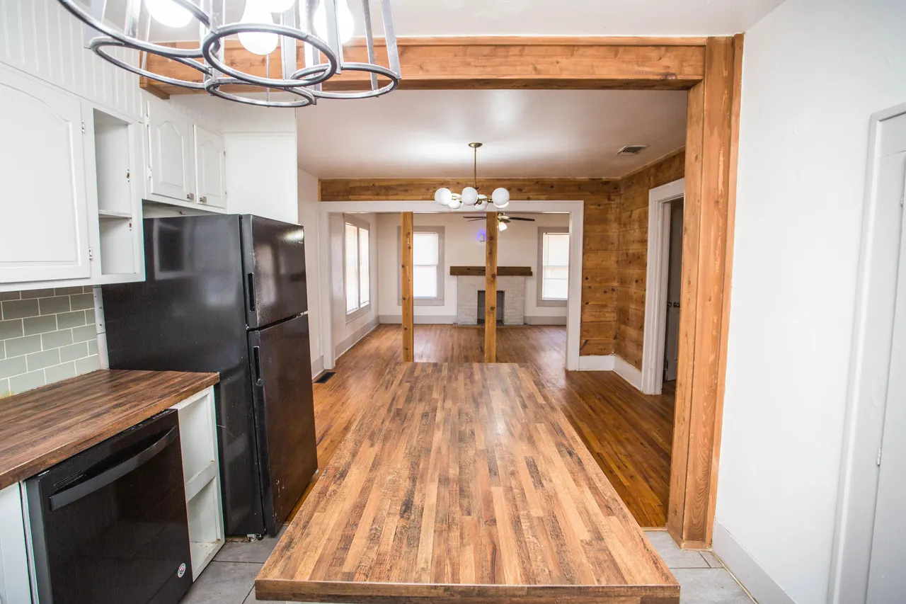 Photo 11 — 2411 21st Street, Lubbock, TX 79411
