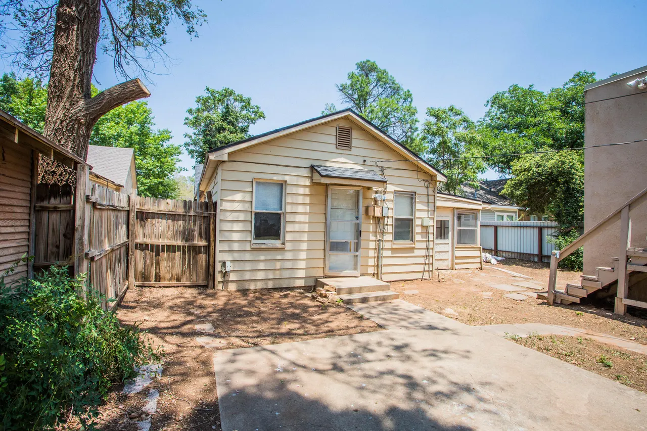 Photo 21 — 2411 21st Street, Lubbock, TX 79411