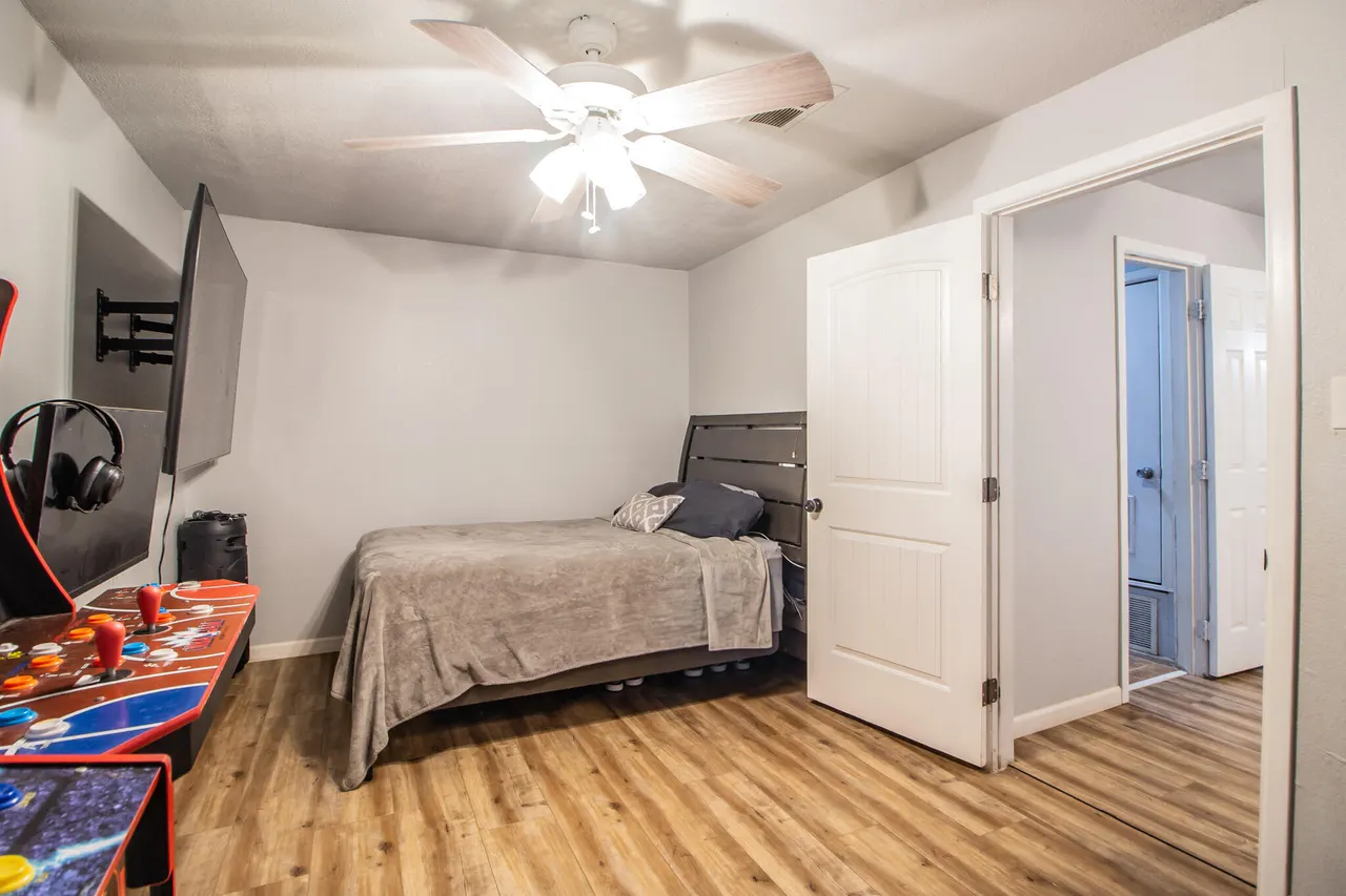 Photo 17 — 1514 Austin Street, Levelland, TX 79336