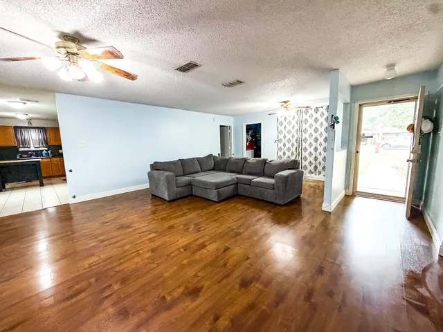 Photo 6 — 2409 92nd Street, Lubbock, TX 79423