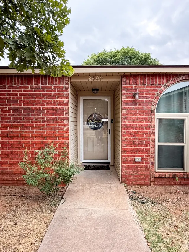 Photo 3 — 2409 92nd Street, Lubbock, TX 79423