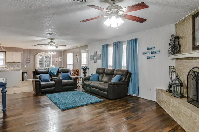 Photo 2 — 2112 67th Street, Lubbock, TX 79412
