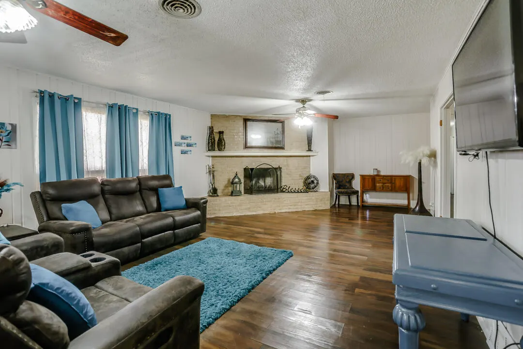 Photo 3 — 2112 67th Street, Lubbock, TX 79412