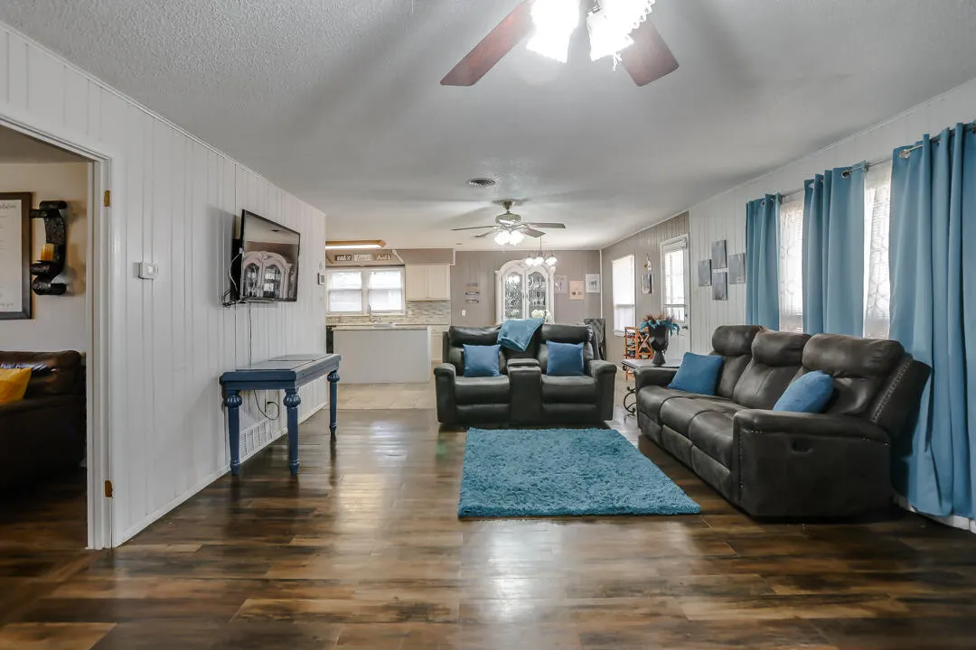 Photo 4 — 2112 67th Street, Lubbock, TX 79412