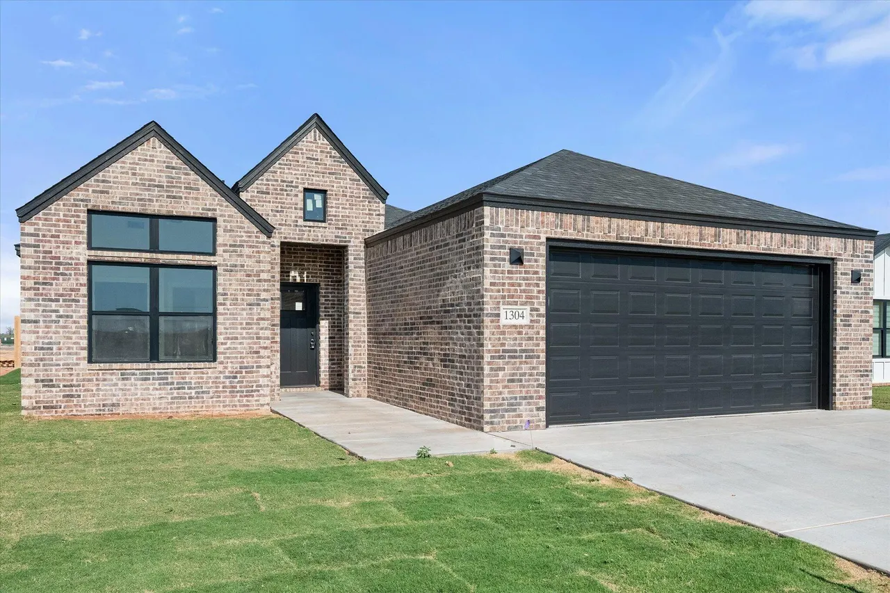Photo 2 — 1304 Farmhouse Avenue, Wolfforth, TX 79382