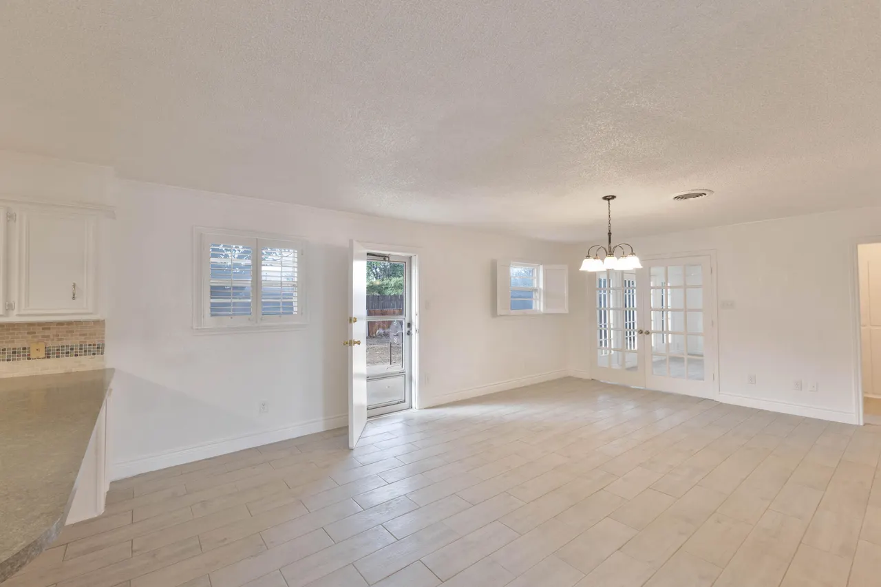 Photo 3 — 5229 8th Street, Lubbock, TX 79416