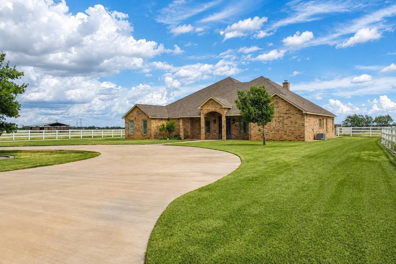 Front exterior — 3309 SW 8th Street, Plainview, TX 79072