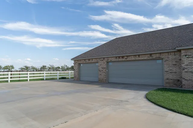Photo 2 — 3309 SW 8th Street, Plainview, TX 79072