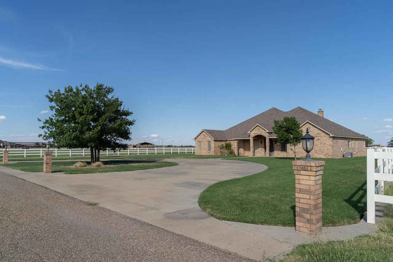 Photo 5 — 3309 SW 8th Street, Plainview, TX 79072
