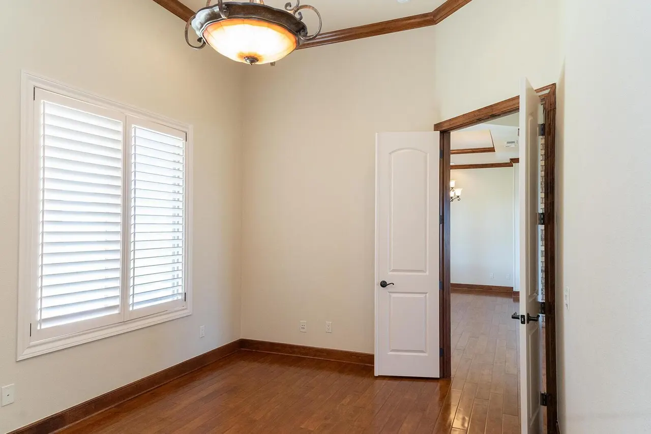 Photo 13 — 3309 SW 8th Street, Plainview, TX 79072
