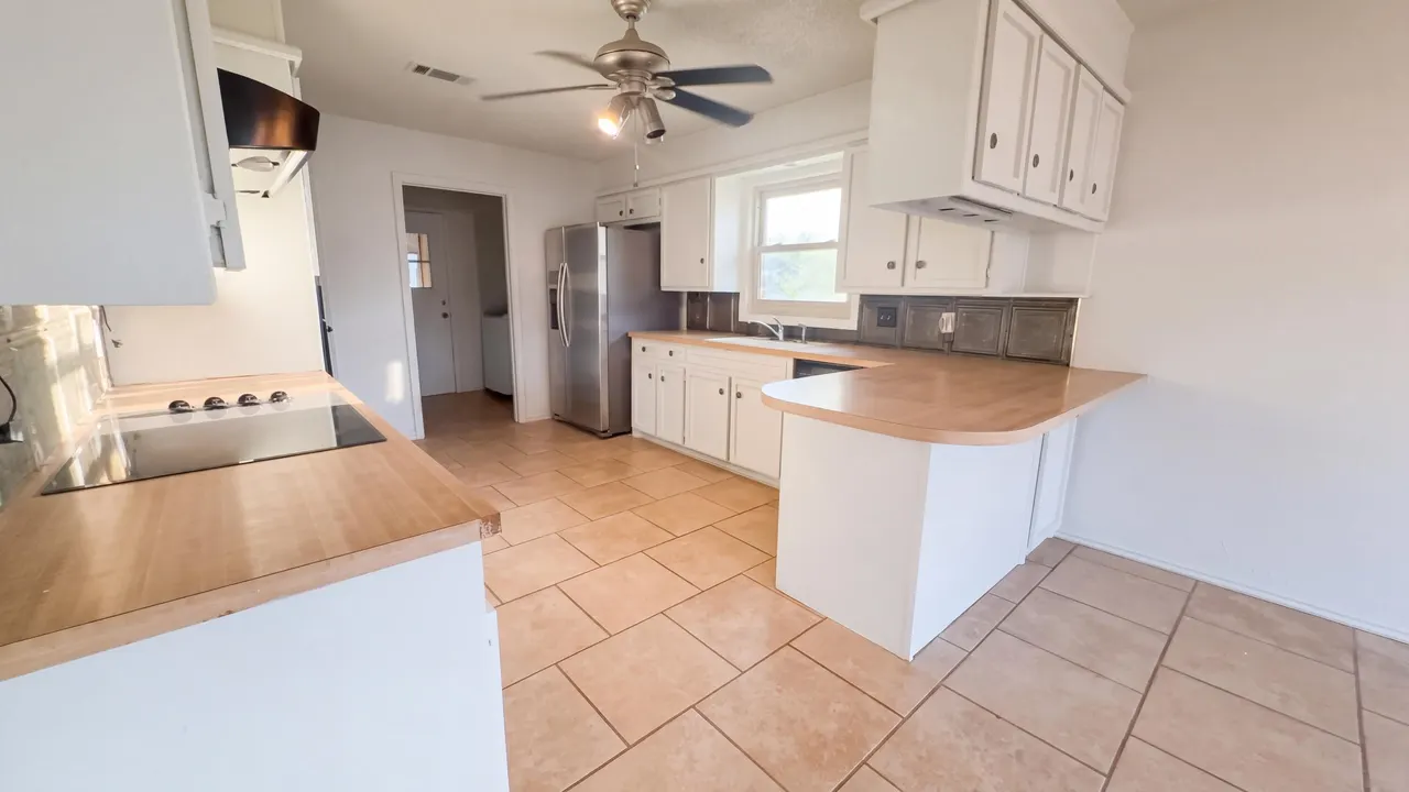Photo 7 — 3707 110th Street, Lubbock, TX 79423