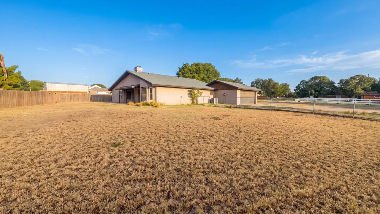 Photo 17 — 3707 110th Street, Lubbock, TX 79423