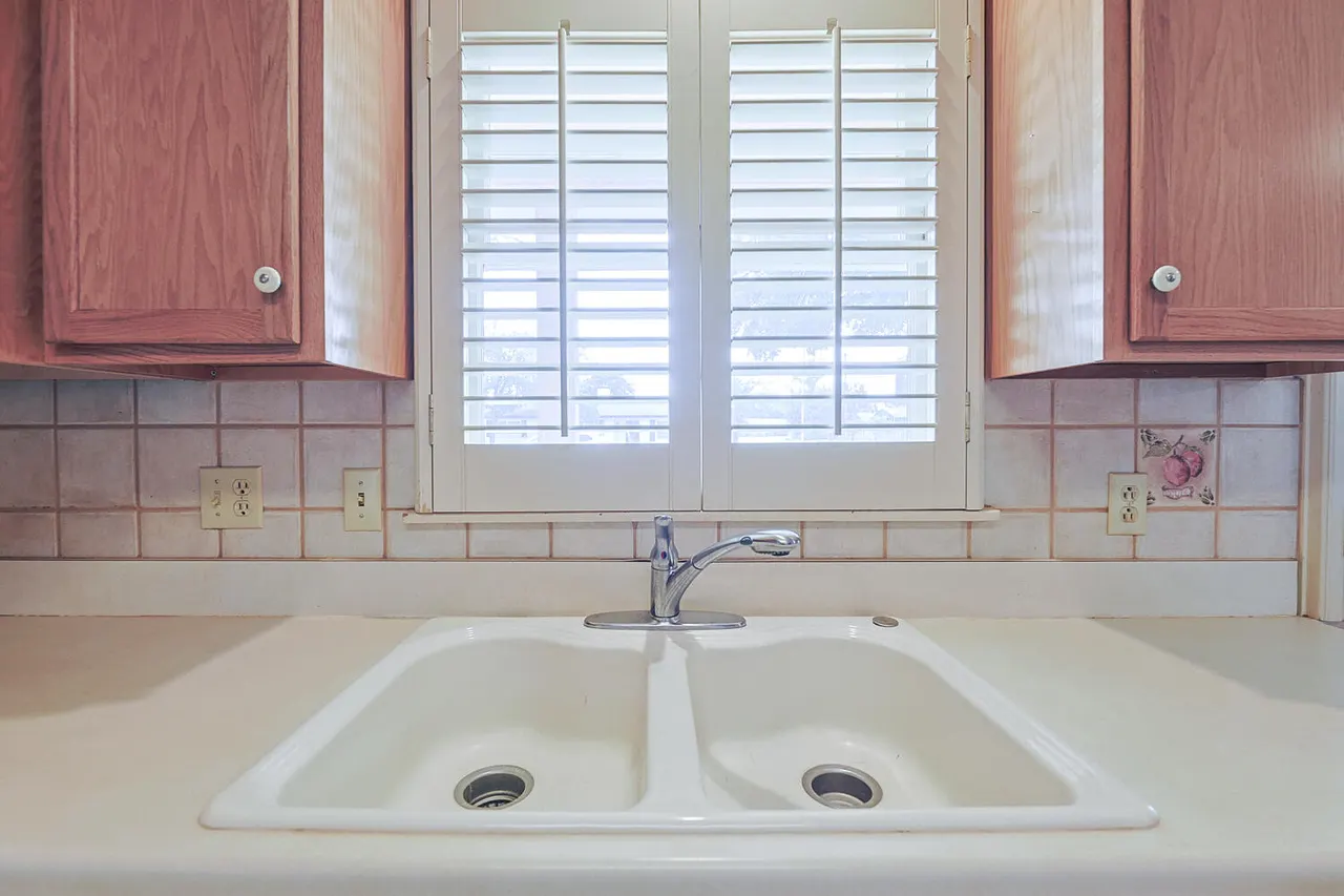 Photo 11 — 5330 31st Street, Lubbock, TX 79407