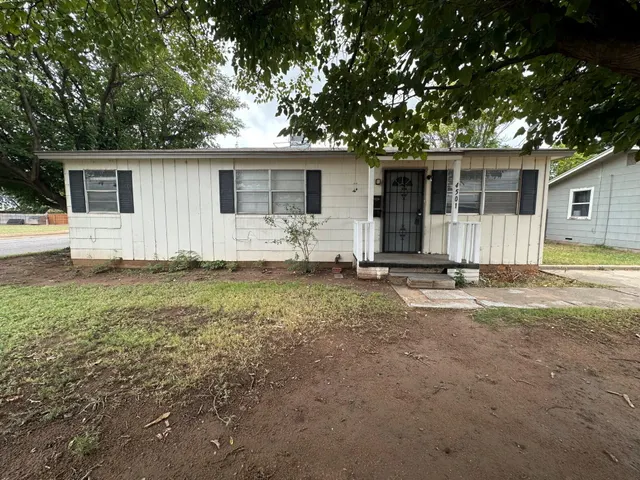 Photo 2 — 4501 51st Street, Lubbock, TX 79414