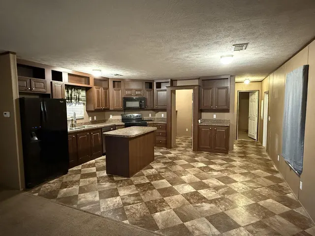 Photo 3 — 6801 19th Street LOT 264, Lubbock, TX 79407