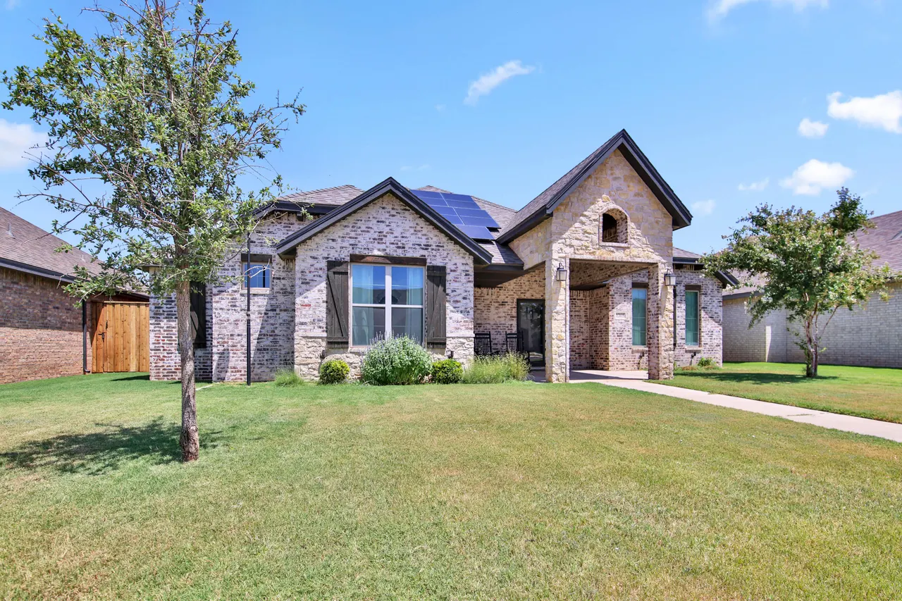 Photo 2 — 1305 Abbey Road, Wolfforth, TX 79382